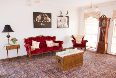 Charming Brisbane Acreage Pool - Sydneys Hotel 3