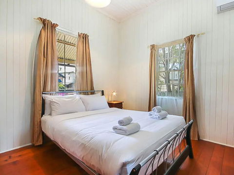 Charming Characterful Rustic-style Home Near The Gabba - Sydneys Hotel 2