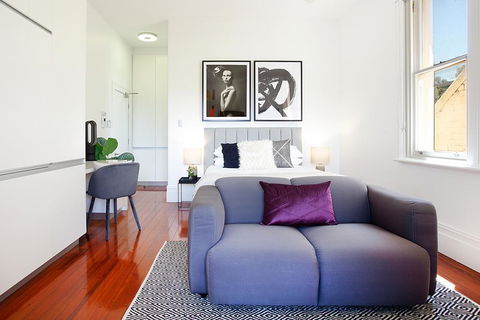 Charming Studio With Balcony In Inner-City Glebe - Sydneys Hotel 1