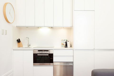 Charming Studio With Balcony In Inner-City Glebe - Sydneys Hotel 3