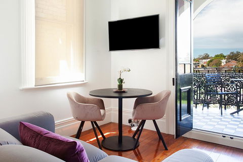 Charming Studio With Balcony In Inner-City Glebe - Sydneys Hotel 0