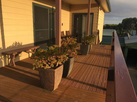 Chill N Sea Coastal Retreat - Sydneys Hotel 1