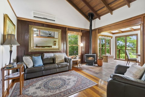 CHRISTOPHERS COTTAGE - Sydneys Hotel 1