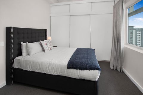 City-Centre Apartment With River Views And Balcony - Sydneys Hotel 1