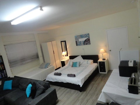 Cleveland B&B - Private Studio Room - Sydneys Hotel 0