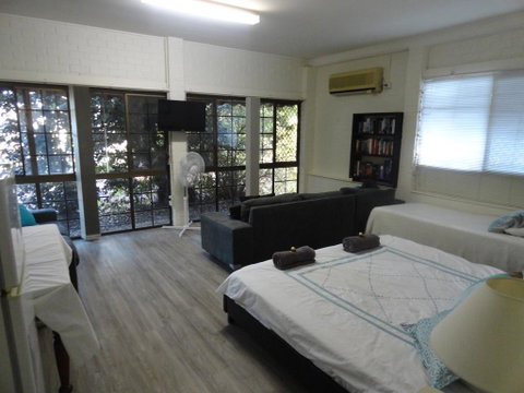Cleveland B&B - Private Studio Room - Sydneys Hotel 2