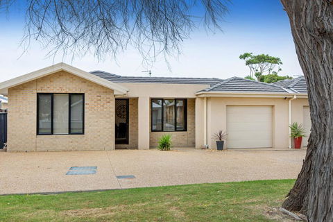 COASTAL HAVEN - DROMANA - Sydneys Hotel 0