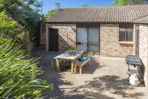 Coastal Hideaway - Sydneys Hotel 1