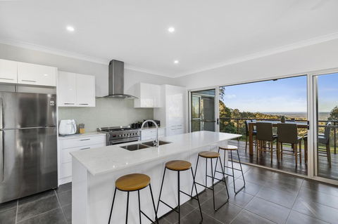 Coastal View, Mountain Side, Country Escspe - Sydneys Hotel 0