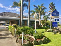 Book Lakes Entrance Accommodation Vacations Sydneys Hotel Sydneys Hotel