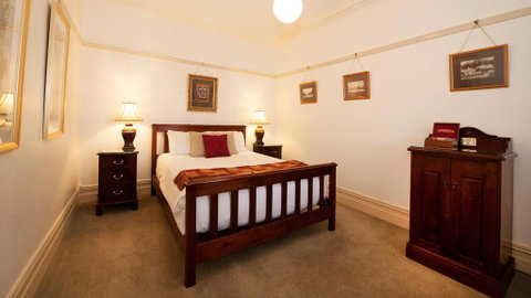 Cobb & Co Court Boutique Hotel - Sydneys Hotel 3