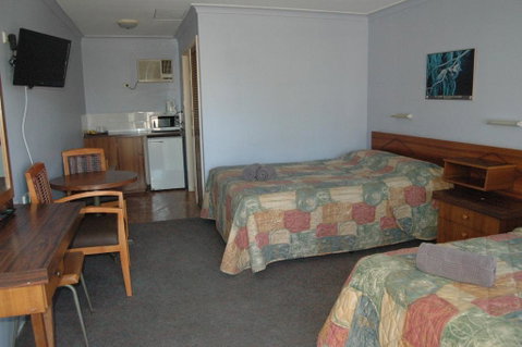 Collie Motel - Sydneys Hotel 1