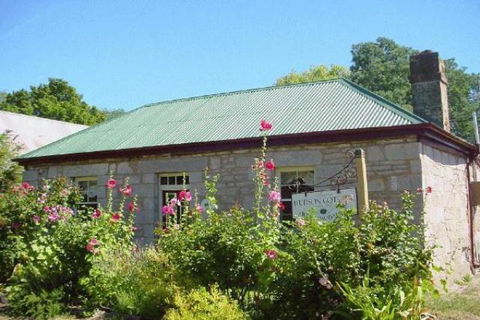 Colonial Cottages Of Ross - Sydneys Hotel 2