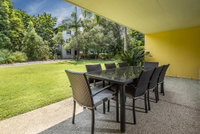 Book Rainbow Beach Accommodation Vacations Sydneys Hotel Sydneys Hotel
