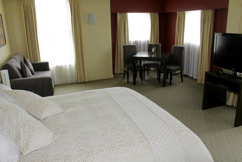 Comfort Inn & Suites City Views - Sydneys Hotel 2