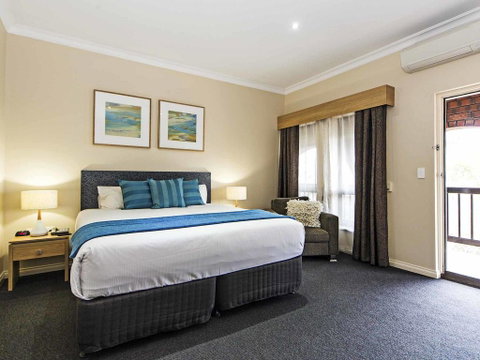 Comfort Inn & Suites Sombrero - Sydneys Hotel 0