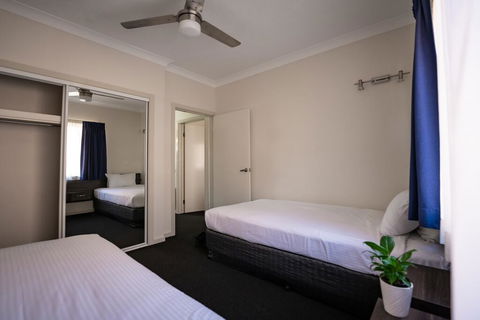 Comfort Inn And Suites Robertson Gardens - Sydneys Hotel 2