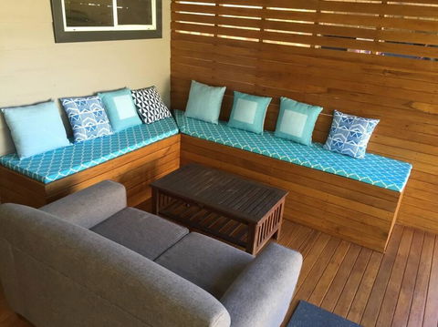 Comfortable Queen Sized Room Near Tuggerah Lake - Sydneys Hotel 1