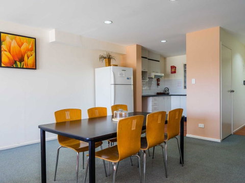 Condo 108 @ Horizons Resort & Golf, Stunning Course + Lake Views - Sydneys Hotel 2