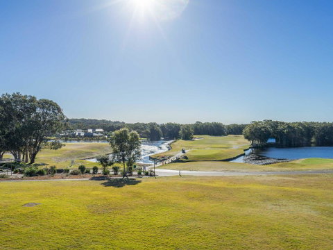Condo 108 @ Horizons Resort & Golf, Stunning Course + Lake Views - Sydneys Hotel 3