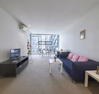 Convenient  Modern 1 Bed Apartment Docklands
