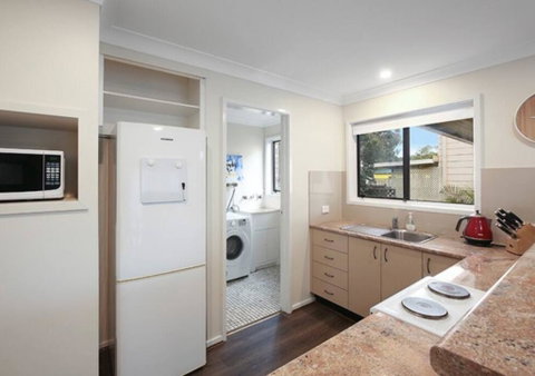 Convenient Location, Close To Tuggerah Lake - Sydneys Hotel 2