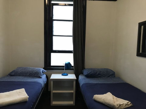 Coogee Beach House - Sydneys Hotel 2