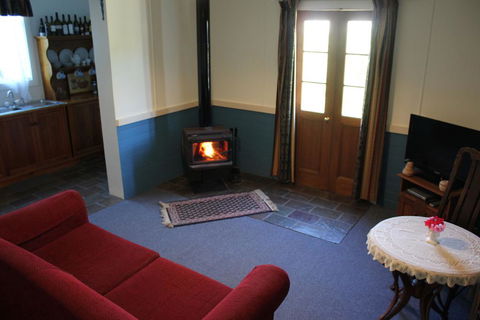 Coonawarra's Pyrus Cottage - Sydneys Hotel 1