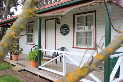 Coonawarra's Pyrus Cottage - Sydneys Hotel 0
