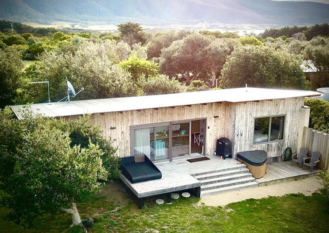 Coopers Ocean Cabin And Jacuzzi - Sydneys Hotel 0