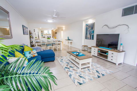 Coral Sands - Sydneys Hotel 0