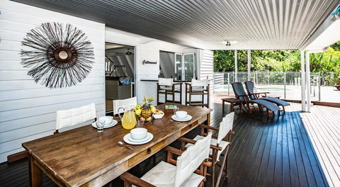 Cottonwood - Private Beachfront - Sydneys Hotel 3