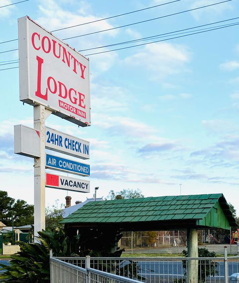 County Lodge Motor Inn - Sydneys Hotel 3
