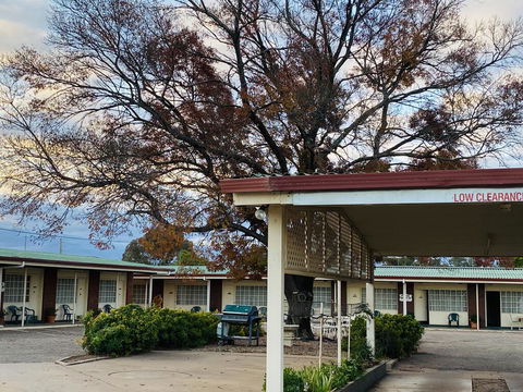 County Lodge Motor Inn - Sydneys Hotel 2