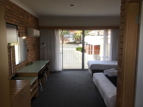 Court Street Motel - Sydneys Hotel 0
