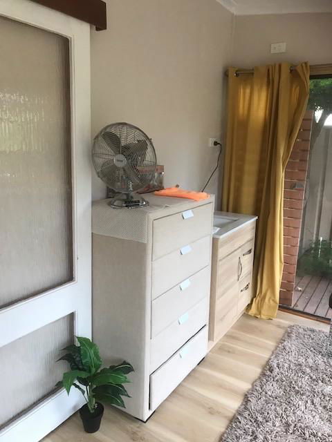 Cozy Luxury Suit With Separate Entrance - Sydneys Hotel 3