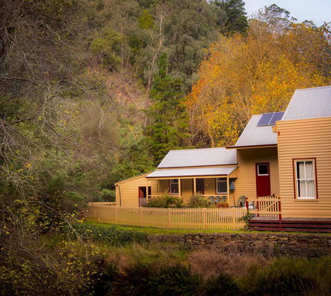 Creek Cottage - Sydneys Hotel 2