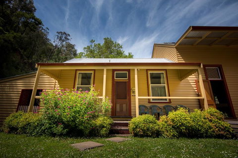 Creek Cottage - Sydneys Hotel 0