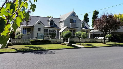 Creek Cottage Bed And Breakfast - Sydneys Hotel 0