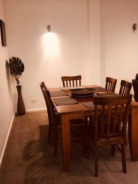 Creekside Apartment - Sydneys Hotel 3