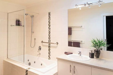 Creekside Apartment - Sydneys Hotel 2