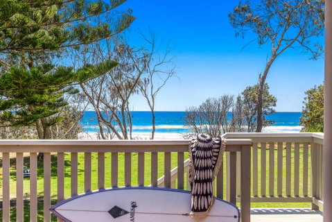 Cypress Beachfront - Sydneys Hotel 0