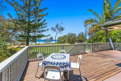 Cypress Beachfront - Sydneys Hotel 1