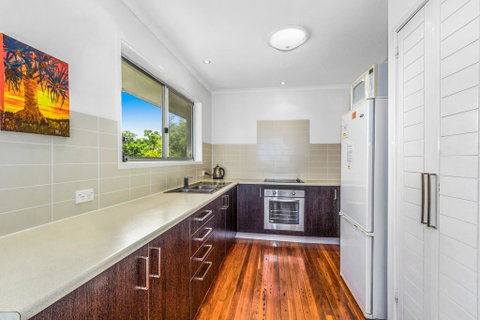 Cypress Beachfront - Sydneys Hotel 2