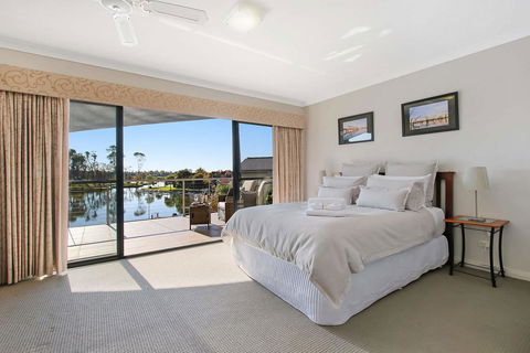 Cypress Townhouse 23 - Suite - Sydneys Hotel 2