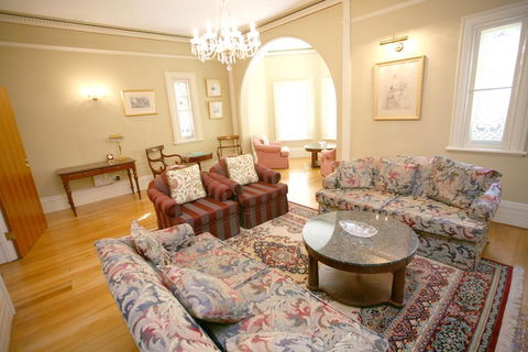 Darcy's Hotel - Sydneys Hotel 2
