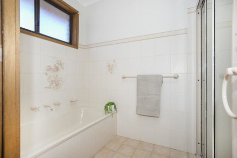 Deering 106, ULLADULLA - Sydneys Hotel 2