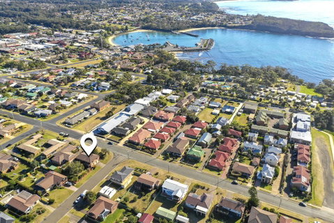 Deering 106, ULLADULLA - Sydneys Hotel 1