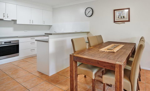 Diamond Beach Resort - Sydneys Hotel 2