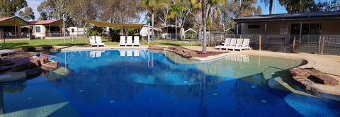 Discovery Parks - Moama West - Sydneys Hotel 0